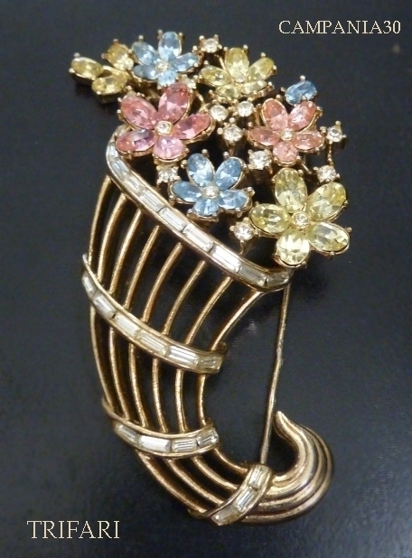 SPECIALIZZATI IN BIJOUX VINTAGE AMERICANI - LE COLLEZIONI  DI CAMPANIA30